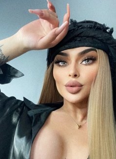 Hottiest Barbie Shemale Best of the Best - Acompañantes transexual in Bangkok Photo 1 of 17