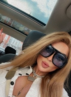 Hottiest Barbie Shemale Best of the Best - Acompañantes transexual in Bangkok Photo 5 of 17