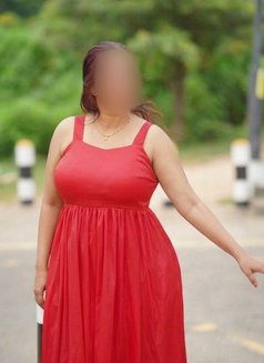 Hotwife in Colombo - puta in Colombo Photo 6 of 7