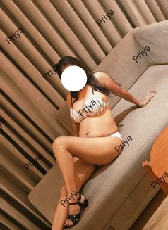 Hotwife Priya - puta in Ahmedabad Photo 7 of 7