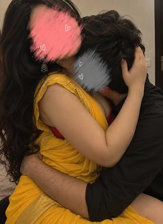 Hotwife Priya Your Fantasy Queen - puta in Mumbai Photo 4 of 5