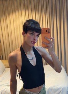 Houd - Male escort in Jeddah Photo 1 of 7