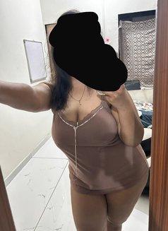 Hrsita - escort in Mumbai Photo 1 of 2