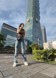 Supermodel Huan Meilin - puta in Hong Kong Photo 20 of 21