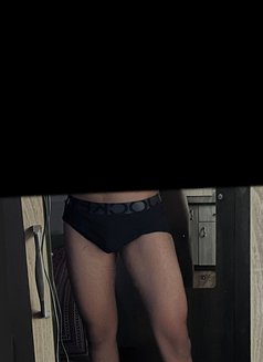 *Huge and shredded* bodybuilder - Male escort in Gurgaon Photo 6 of 7