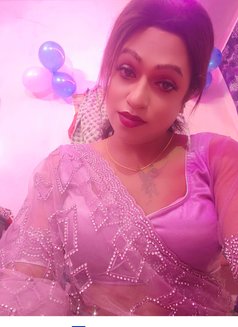 Huge Cock Mimi in Town - Acompañantes transexual in Bangalore Photo 15 of 15