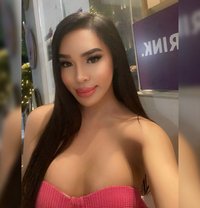 Huge Cum Cam Show - Transsexual escort in Manila