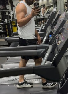 Huge Dick - Male escort in Beirut Photo 1 of 1