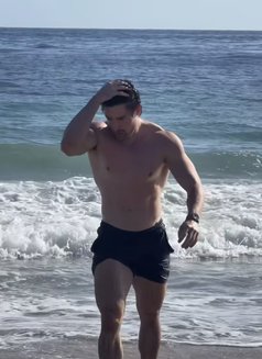 Huge Handsome Xxxl - Male escort in México DF Photo 13 of 14