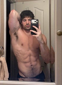 Huge Handsome Xxxl - Male escort in México DF Photo 5 of 14