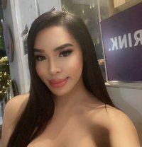 HugeCock Cam show incall&outcall - Transsexual escort in Makati City Photo 27 of 28