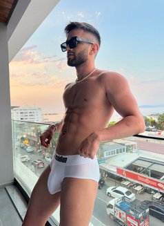 Hugecockxxl - Male escort in Dubai Photo 19 of 19