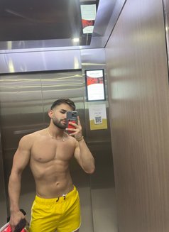 Hugecockxxl - Acompañantes masculino in İstanbul Photo 19 of 19