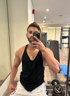 Hugecockxxl - Acompañantes masculino in İstanbul Photo 14 of 30
