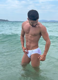 Hugecockxxl - Acompañantes masculino in İstanbul Photo 21 of 27