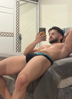 Hugecockxxl - Acompañantes masculino in İstanbul Photo 25 of 26