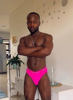 Hugedickxl - Male escort in Dubai Photo 2 of 4