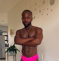 Hugedickxl - Male escort in Dubai