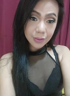 Hugehardcockts - Transsexual escort in Manila Photo 4 of 6