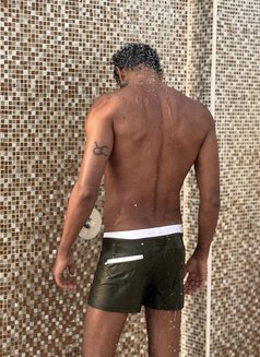 Hung - Masajista in Dubai Photo 1 of 3