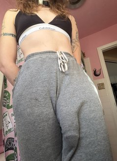 Hung Fetish Friendly Supremezoey - Transsexual escort in Madrid Photo 4 of 10