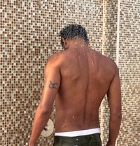 Hung - masseur in Dubai