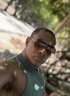 Hung Prince Lj🇺🇸 - Male escort in Geneva Photo 17 of 17