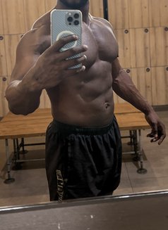 Hung Prince Lj 🇺🇸 - Male escort in Berlin Photo 5 of 11