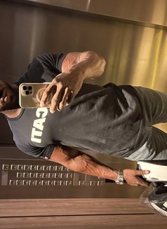Hung Prince Lj 🇺🇸 - Male escort in Berlin Photo 7 of 11