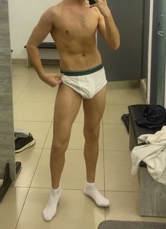 Hung Top Twink - masseur in Beirut Photo 1 of 1