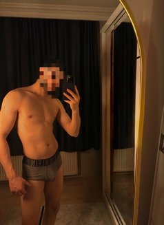 Hungboyeng - Acompañantes masculino in İstanbul Photo 2 of 4