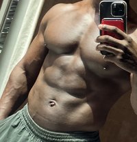 HungPrinceLJ - Acompañantes masculino in Bangkok