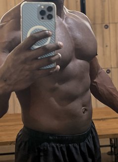 HungPrinceLJ - Male escort in Bangkok Photo 4 of 11