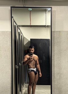 Hunk - Acompañantes masculino in Bangalore Photo 10 of 12