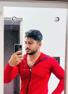 Hunk Men - Male escort in Gurgaon Photo 1 of 9