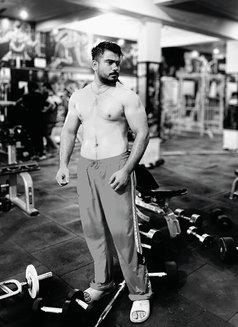 Hunk Men - Male escort in Gurgaon Photo 2 of 9