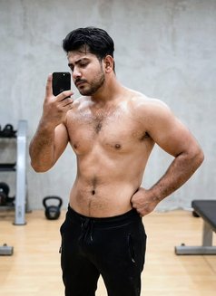 Hunk Men - Male escort in Gurgaon Photo 4 of 9