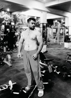 Hunk Men - Male escort in Gurgaon Photo 5 of 9