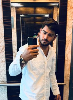 Hunk Men - Male escort in Gurgaon Photo 7 of 9