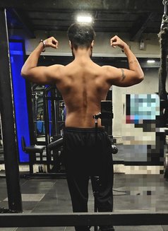 Hunk Vedant in Mumbai / Real meet - Male escort in Mumbai Photo 4 of 4