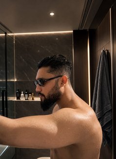 Hunky Rohan - Acompañantes masculino in Dubai Photo 1 of 7