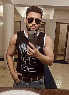 Hunky Rohan - Acompañantes masculino in Dubai Photo 3 of 7