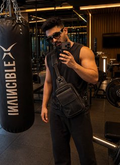 Hunky Rohan - Acompañantes masculino in Dubai Photo 4 of 7