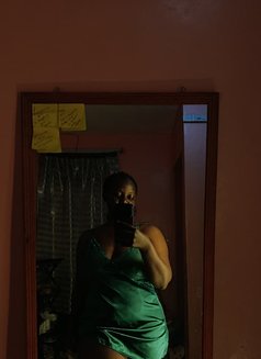 Hunnie - escort in Nairobi Photo 1 of 1