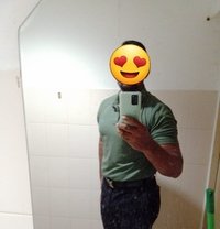 Hunny Bee - Male escort in Colombo