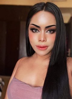 Hunsana - Transsexual escort in Dubai Photo 1 of 6