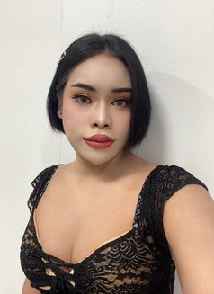 Hunsana - Transsexual escort in Al Manama Photo 2 of 3