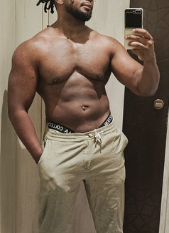 Hunter - Male escort in Dubai Photo 6 of 8