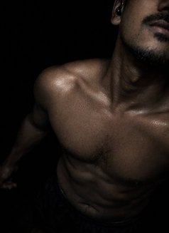 Hunter - Male escort in Mumbai Photo 1 of 4