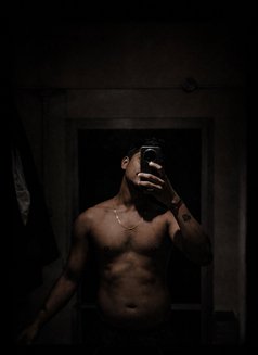 Hunter - Male escort in Mumbai Photo 2 of 4